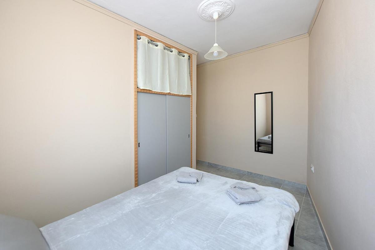 Happy Days Home Apartment Und Studio/Penthouse イアリソス エクステリア 写真