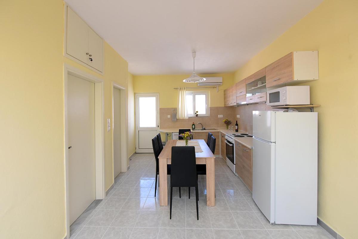 Happy Days Home Apartment Und Studio/Penthouse イアリソス エクステリア 写真
