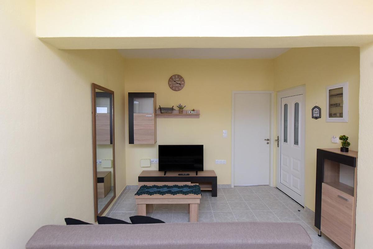 Happy Days Home Apartment Und Studio/Penthouse イアリソス エクステリア 写真