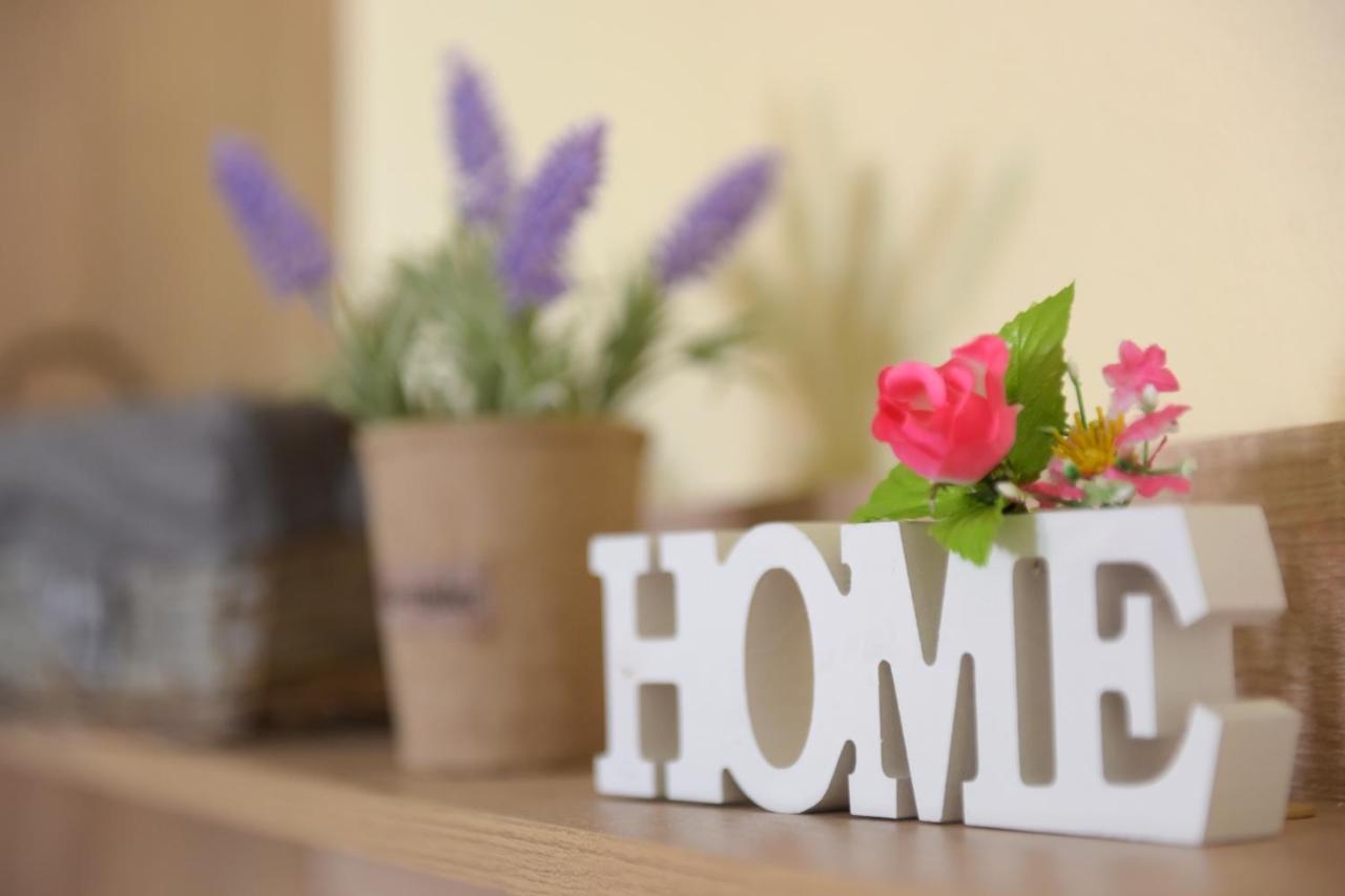 Happy Days Home Apartment Und Studio/Penthouse イアリソス エクステリア 写真
