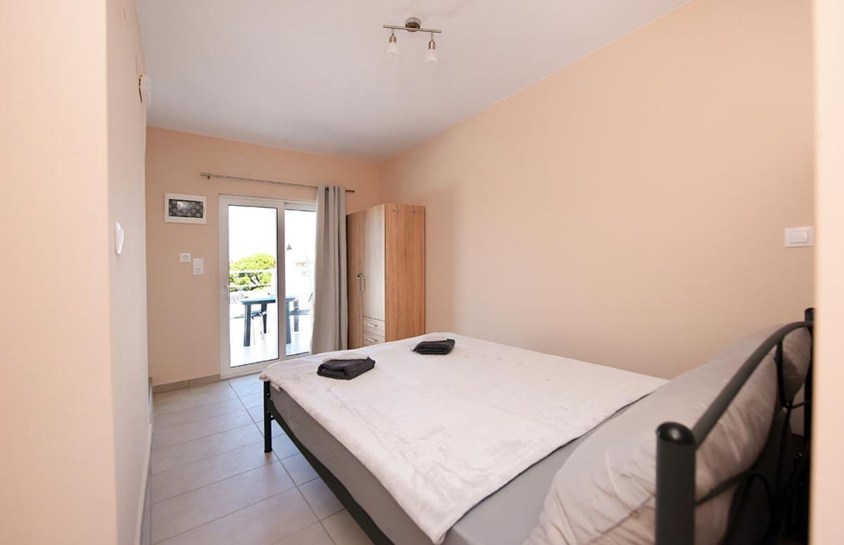 Happy Days Home Apartment Und Studio/Penthouse イアリソス エクステリア 写真